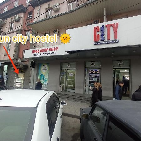 Sun City Hostel Jerevan Buitenkant foto