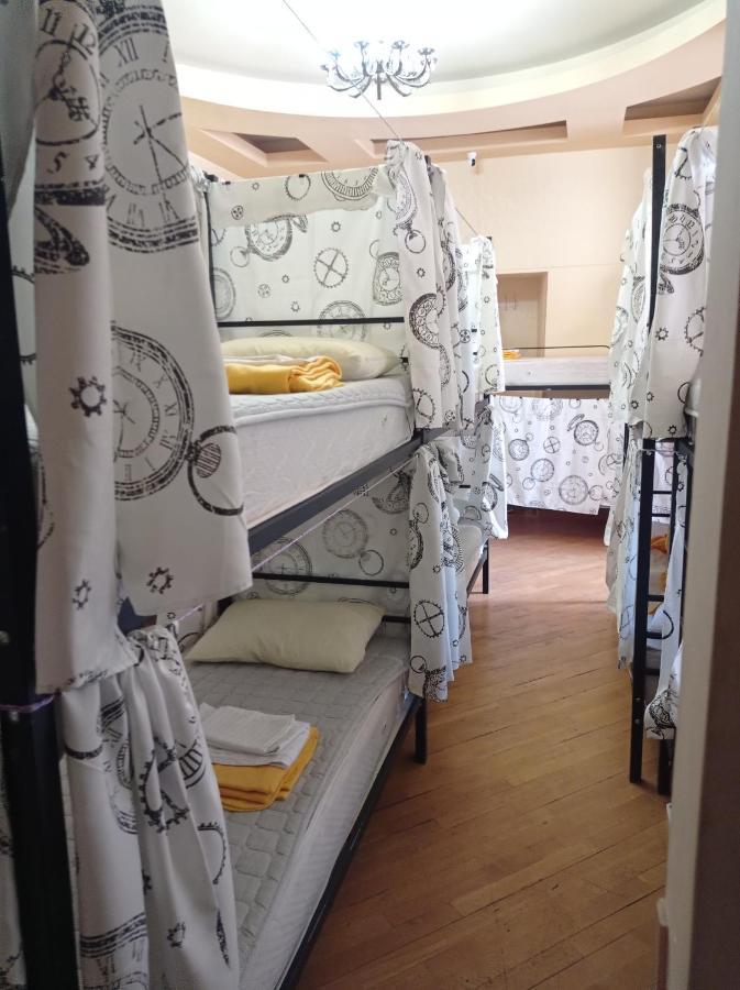 Sun City Hostel Jerevan Buitenkant foto