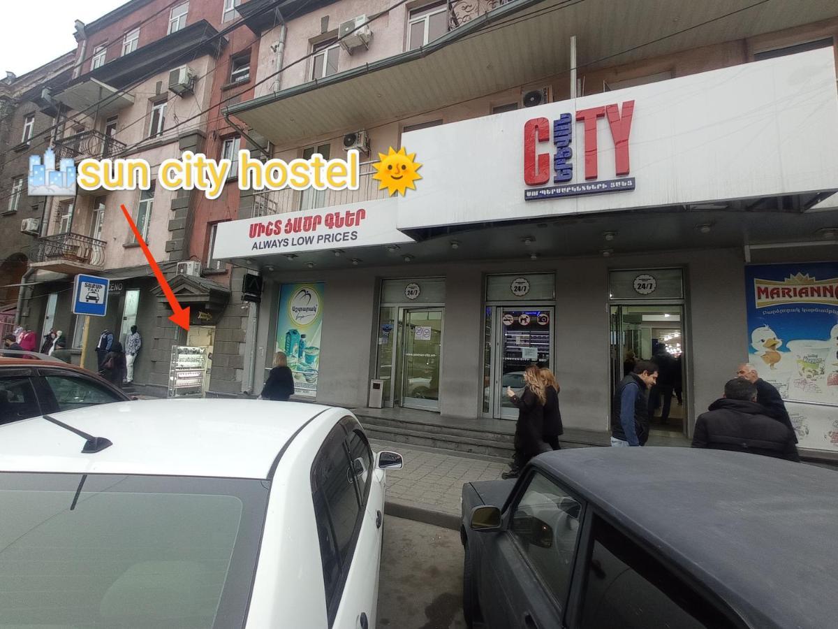 Sun City Hostel Jerevan Buitenkant foto