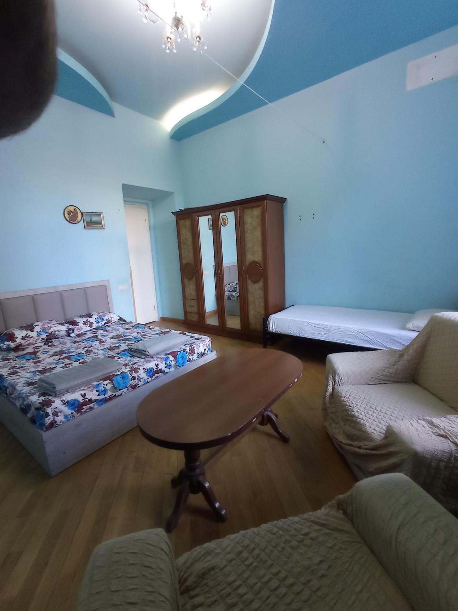Sun City Hostel Jerevan Buitenkant foto