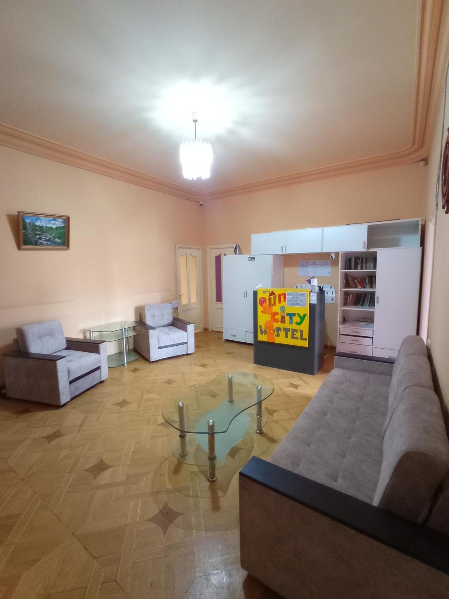 Sun City Hostel Jerevan Buitenkant foto